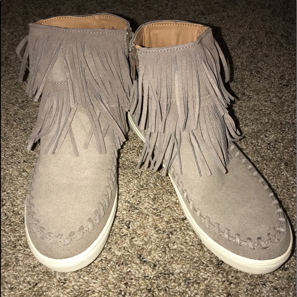 Zip ankle boots